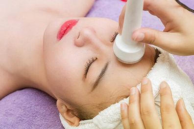 Công nghệ Lăn Kim kết hợp Dưỡng Chất Điện Di