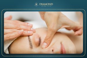Massage vùng mắt